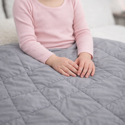 Tyngdedyne barn gir ro og trygghet også på dagtid – perfekt for barn med uro eller ADHD